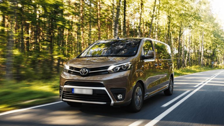 Toyota shuttle buss teel olles